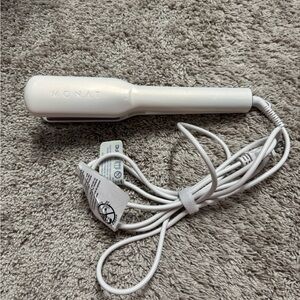 Monat Hair Straightener